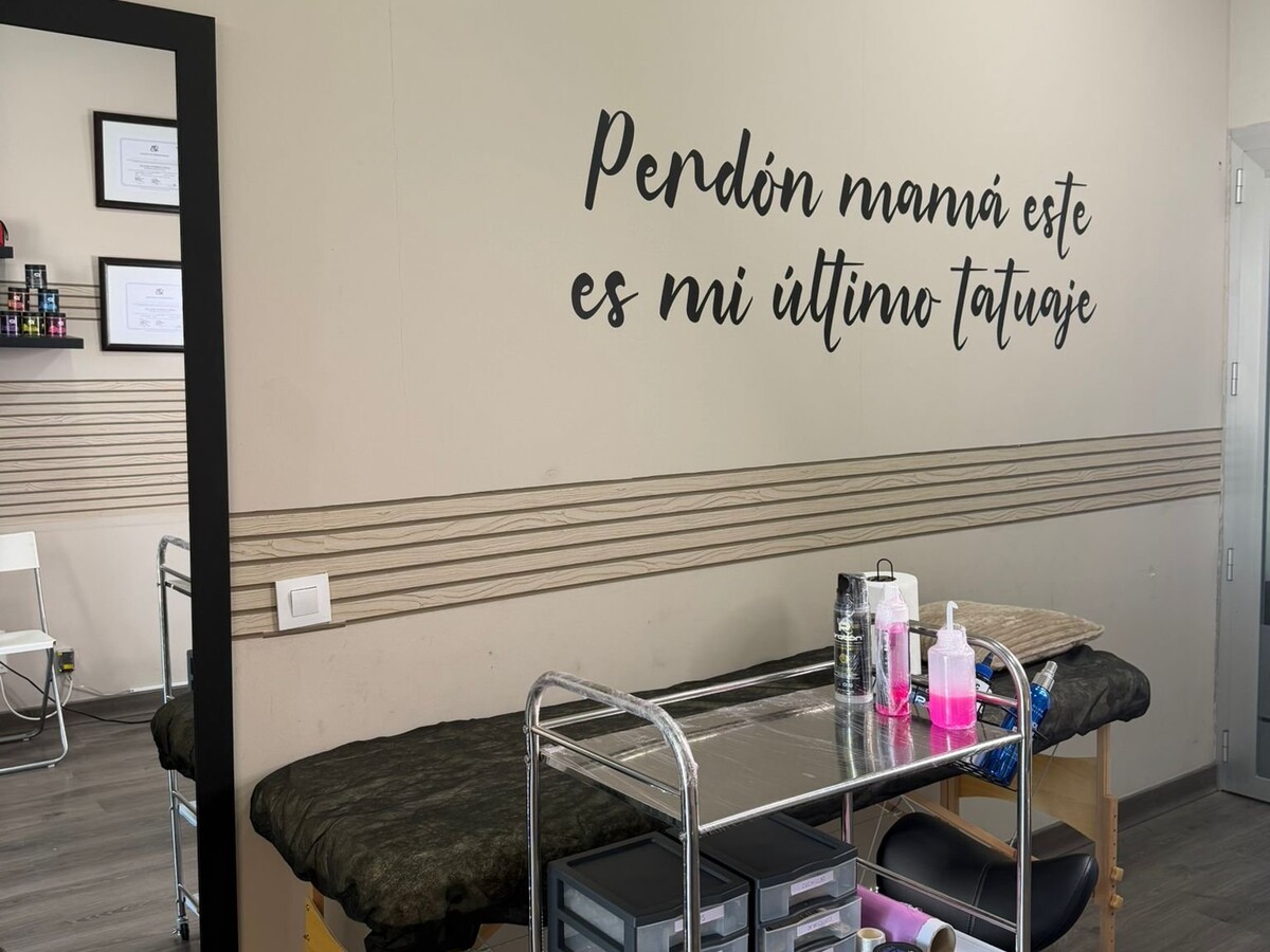 Zona de trabajo y materiales de tatuaje Nuri.tattoo